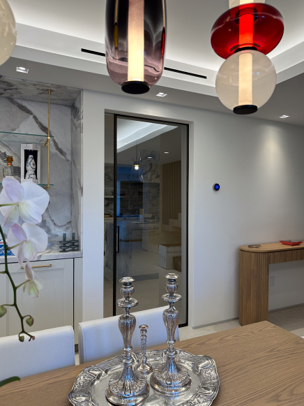 PRIVATE RESIDENCE IN MIAMI BEACH