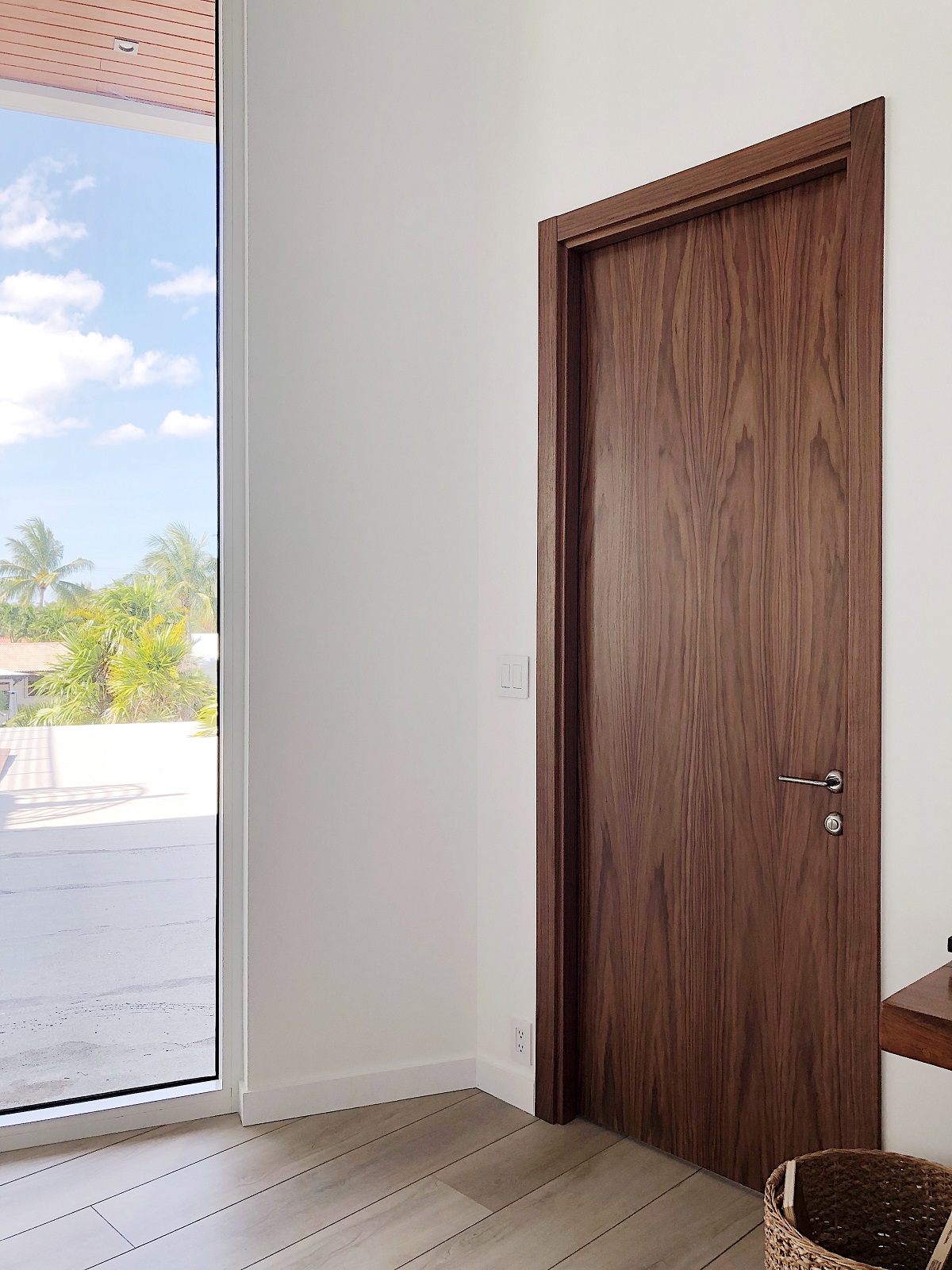 Image Unica Interior Door American Walnut 2