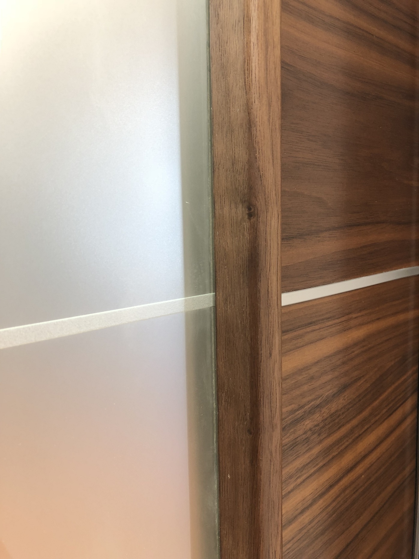 Image Versa Vetro Interior Door American Walnut 3
