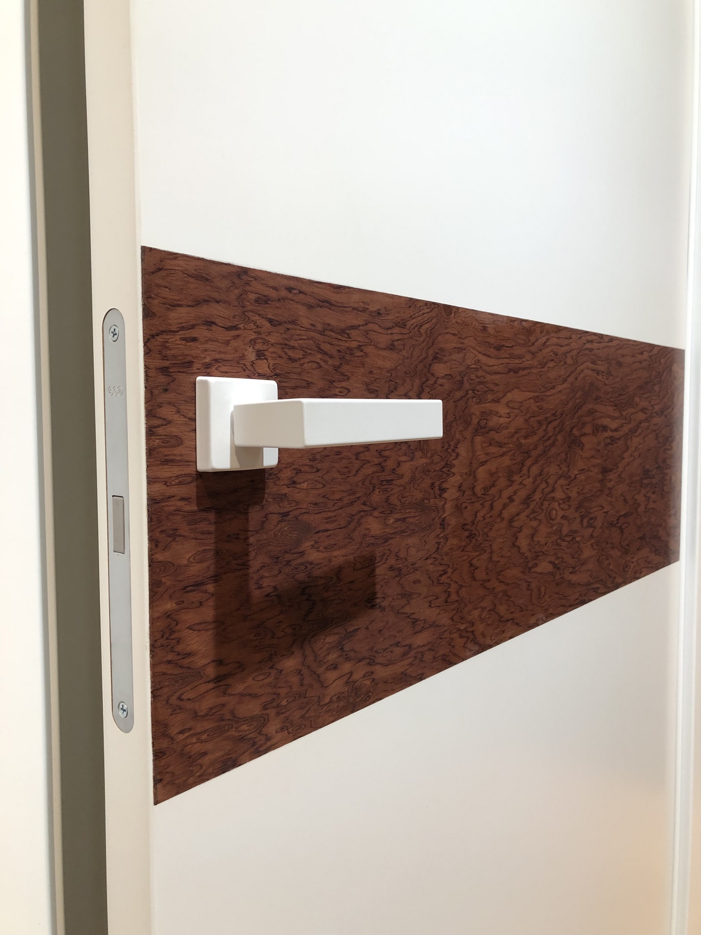 Image Radika Interior Door Royal White / Bubinga 2