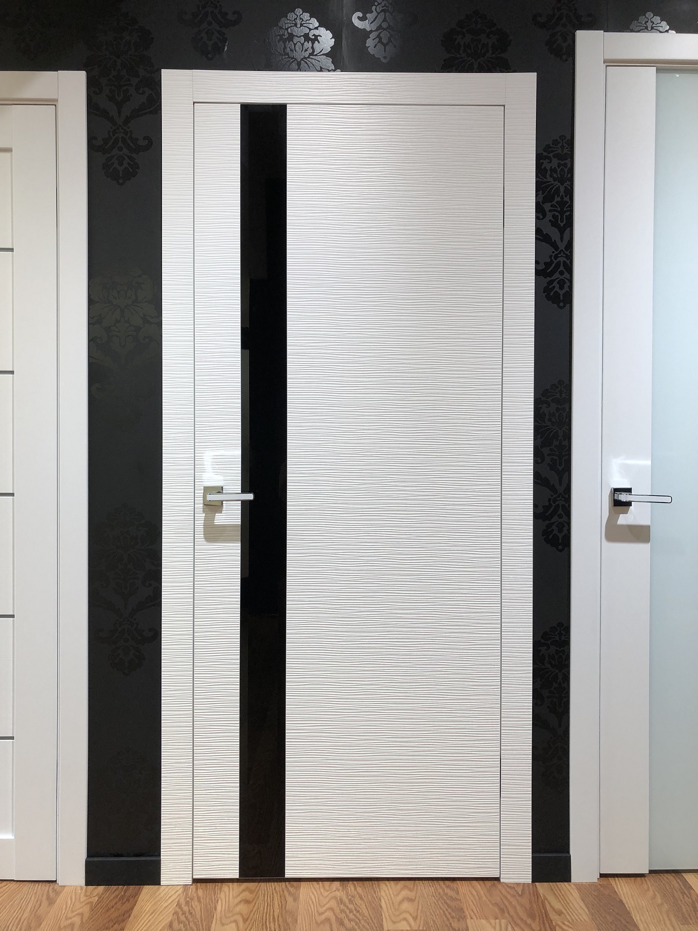 Image Dianto Interior Door 3D White / Black Beveled Glass 2